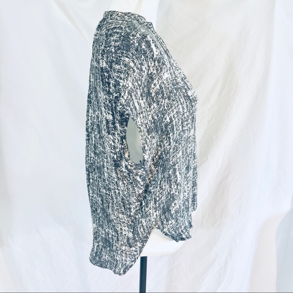 Vince Abstract Printed Silk Tunic Popover - Picture 7 of 8